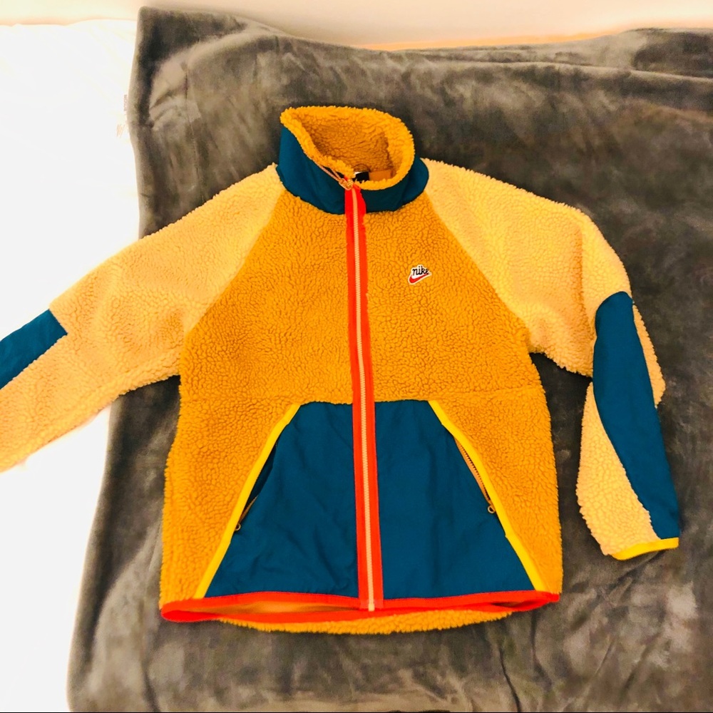 *Limited Edition* Vintage Sherpa Nike Retro Fleece